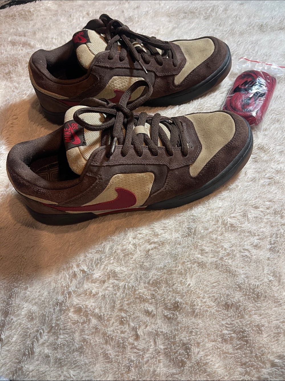Nike SB REGIME air Men’s Brown, Beige and Red Low-Top Sneakers size 11.5